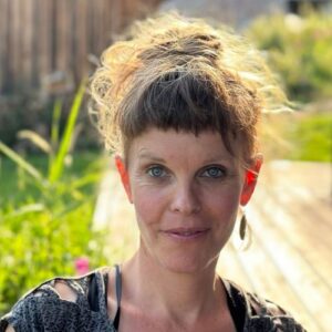 Joëlle Schneider (Lama Ösel), instructrice autorisée à enseigner les Danses du Vajra.